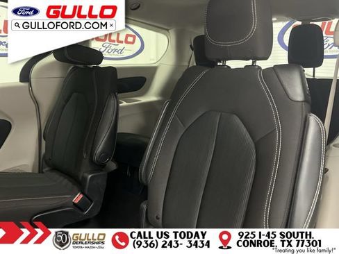 Used 2023 Chrysler Voyager LX FWD image 14