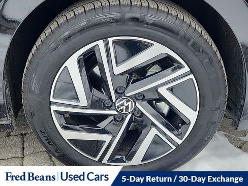 Certified 2024 Volkswagen Jetta SEL image 8