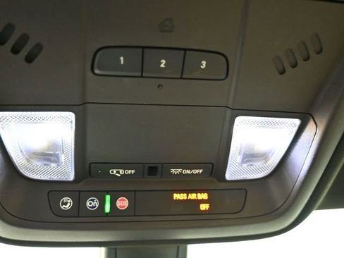 Used 2019 Cadillac XT5 AWD image 36