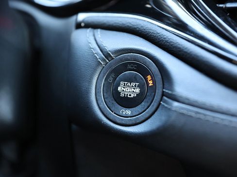 Used 2022 Dodge Durango SXT image 31