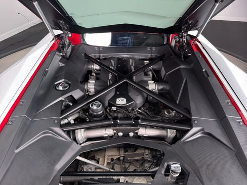 Used 2018 Lamborghini Aventador S AWD/4WD image 20