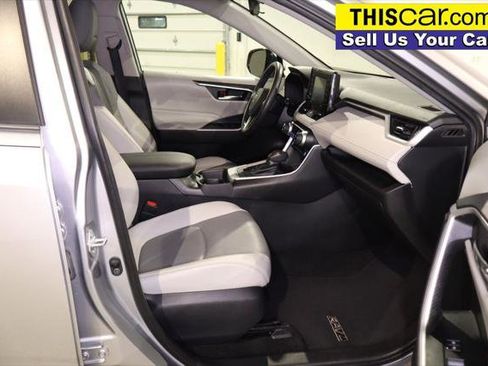 Used 2021 Toyota RAV4 XLE Premium image 26