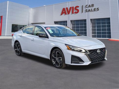 Used 2025 Nissan Altima 2.5 SR image 3