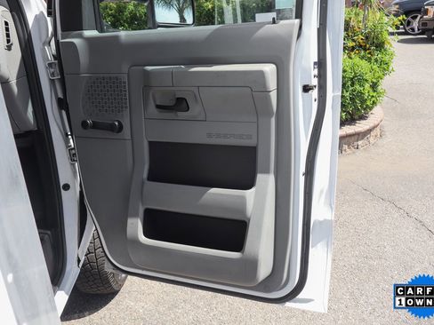 Used 2018 Ford E-350 and Econoline 350 Super Duty image 31
