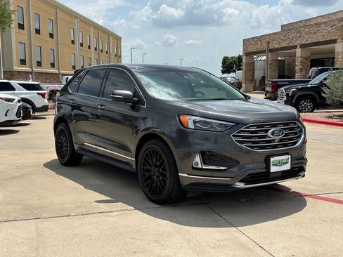 Used 2019 Ford Edge Titanium w/ Equipment Group 301A FWD image 5