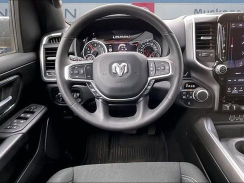 Used 2025 RAM 1500 Big Horn AWD/4WD image 9