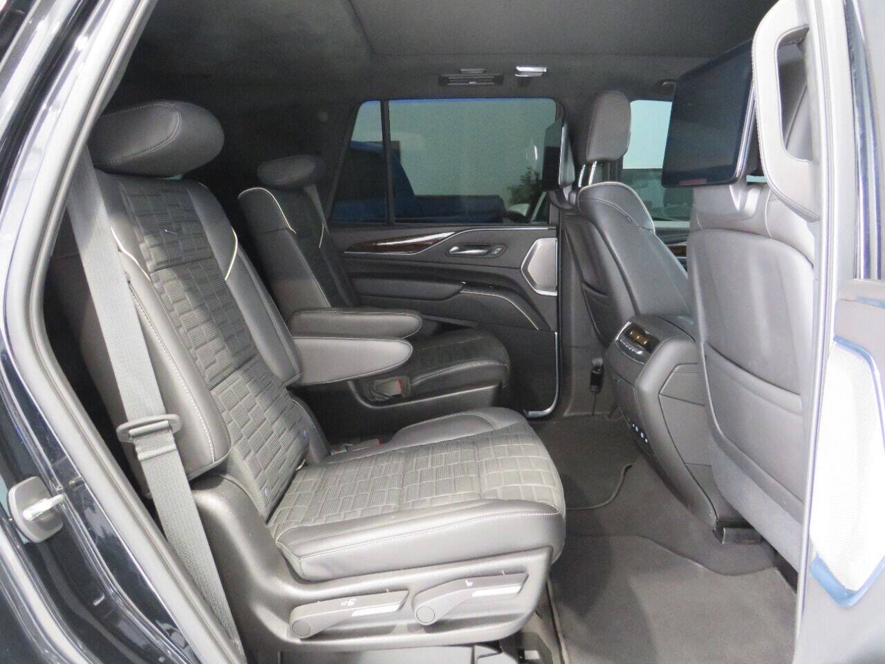 Used 2021 Cadillac Escalade Sport Platinum w/ Heavy-Duty Trailer Package AWD/4WD image 12