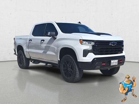 Used 2024 Chevrolet Silverado 1500 LT Trail Boss w/ LT Trail Boss Premium Package image 3