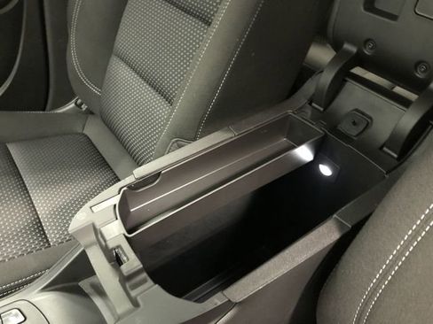 Used 2024 GMC Terrain SLE w/ Driver Convenience Package FWD image 26