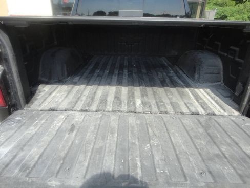 Used 2021 Chevrolet Silverado 1500 LTZ w/ LTZ Premium Package AWD/4WD image 7