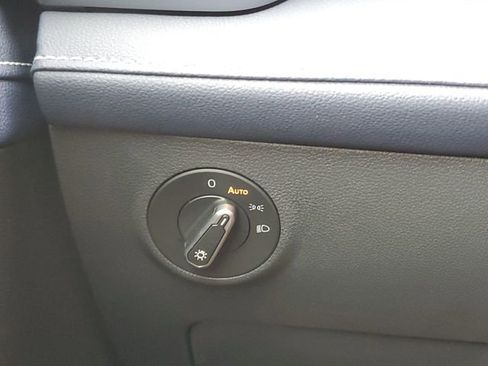 New 2026 Volkswagen Taos SEL image 23