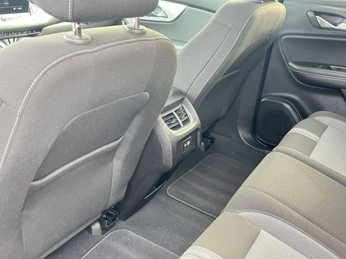 Used 2025 Chevrolet Blazer LT image 24