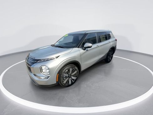 New 2026 Mitsubishi Outlander SE FWD image 4