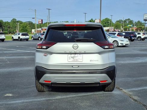 Used 2022 Nissan Rogue SV AWD/4WD image 17