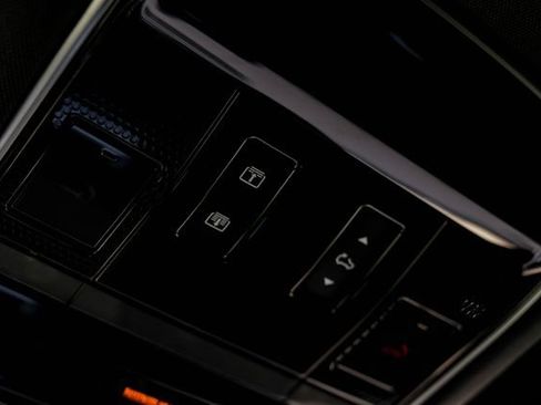New 2026 Land Rover Range Rover SE AWD/4WD image 33