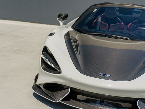 Used 2022 McLaren 765LT RWD image 34