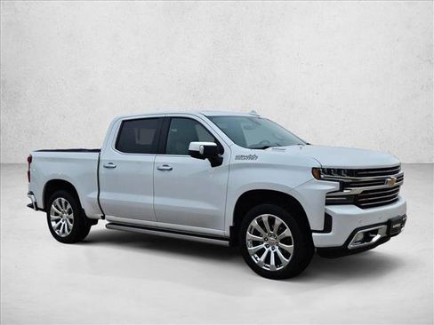 Used 2020 Chevrolet Silverado 1500 High Country w/ Technology Package image 3