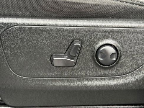 Used 2023 RAM 1500 Big Horn AWD/4WD image 36