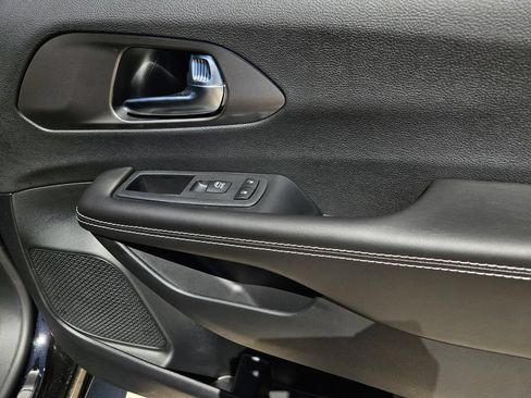 New 2026 Chrysler Voyager LX FWD image 7