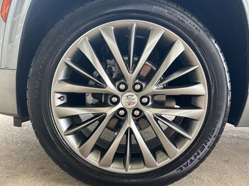 Used 2025 Buick Enclave Avenir w/ Super Cruise Package FWD image 33