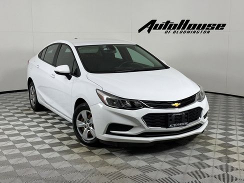 Used 2017 Chevrolet Cruze LS FWD image 1