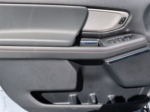 Used 2025 Ford Expedition Active image 14