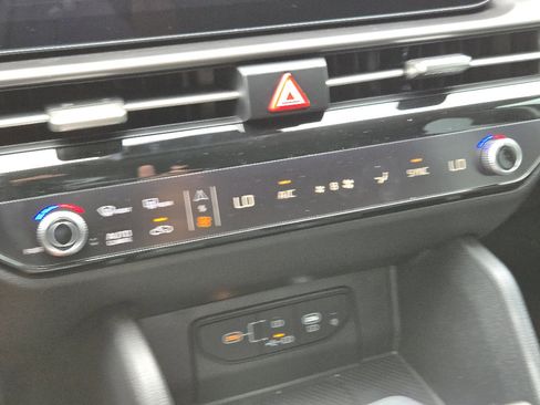 New 2026 Kia Sportage EX w/ EX Panorama Roof Package image 14