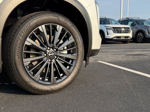 New 2026 Nissan Pathfinder SL image 40