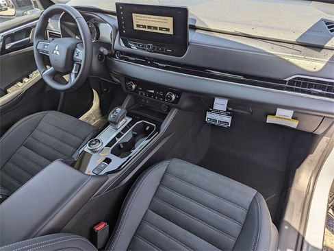 New 2025 Mitsubishi Outlander Trail Edition image 8