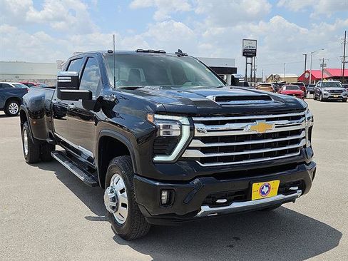 Used 2025 Chevrolet Silverado 3500 High Country w/ High Country Premium Package AWD/4WD image 6