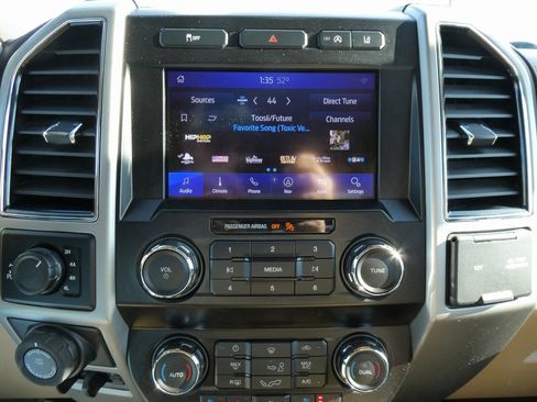 Used 2020 Ford F150 Lariat image 29