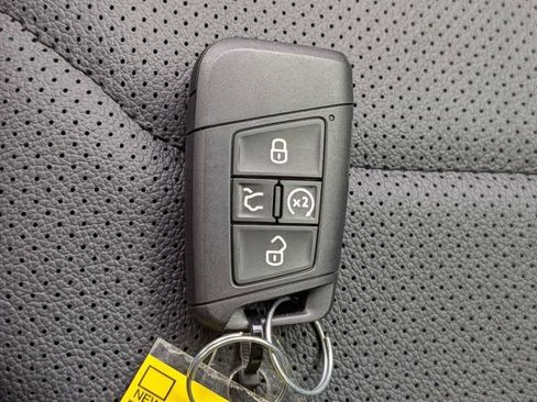 Used 2024 Volkswagen Tiguan SEL R-Line AWD/4WD image 30