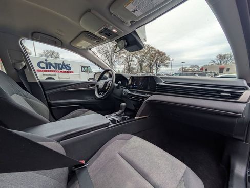 Used 2025 Toyota Camry LE image 32