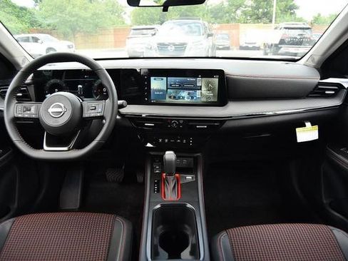 New 2025 Nissan Kicks SR image 8