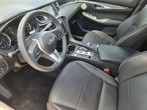 Used 2023 INFINITI QX50 Sport FWD image 2