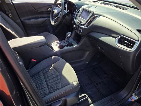 Used 2023 Chevrolet Equinox LT image 19