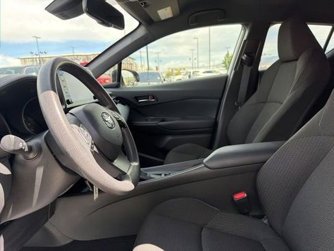 Used 2019 Toyota C-HR LE FWD image 20