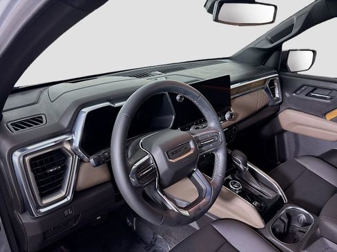 Certified 2025 GMC Canyon Denali AWD/4WD image 11