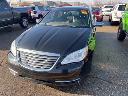 Used 2012 Chrysler 200 Limited image 4