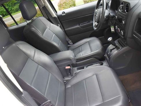 Used 2014 Jeep Patriot High Altitude FWD image 35
