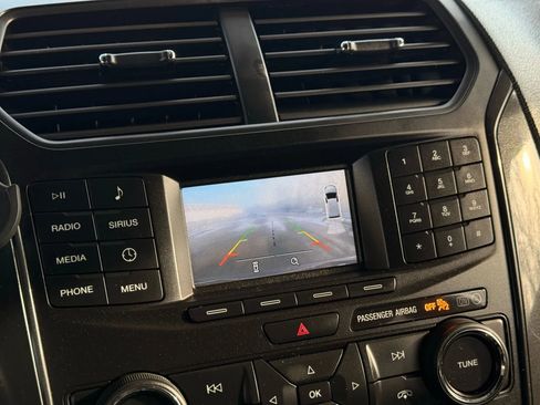 Used 2019 Ford Explorer XLT image 37