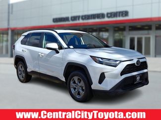 Used 2025 Toyota RAV4 XLE AWD/4WD video 1