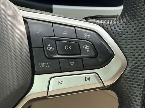 Used 2022 Volkswagen Atlas SEL R-Line image 24