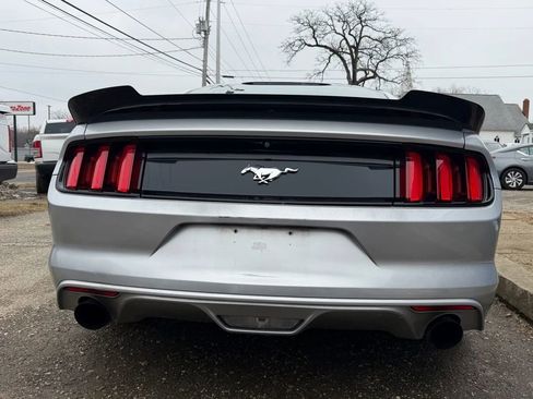 Used 2016 Ford Mustang Coupe image 6