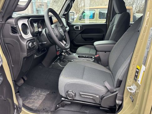 New 2026 Jeep Gladiator Sport image 7