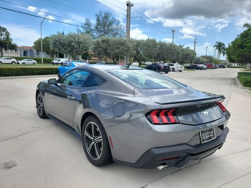 Used 2025 Ford Mustang Premium RWD image 6