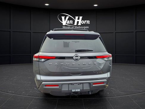 New 2026 Nissan Pathfinder Platinum AWD/4WD image 11