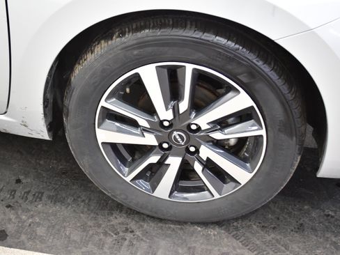 Used 2025 Nissan Versa SV image 60