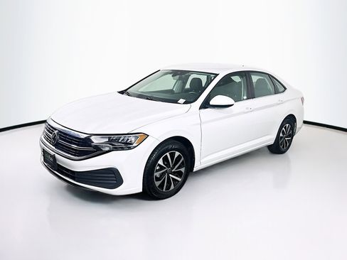 Used 2024 Volkswagen Jetta S image 3