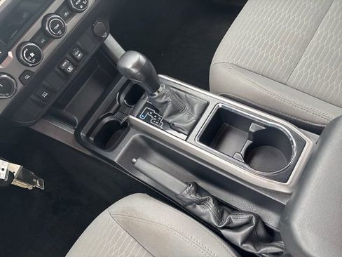 Used 2018 Toyota Tacoma SR5 image 31